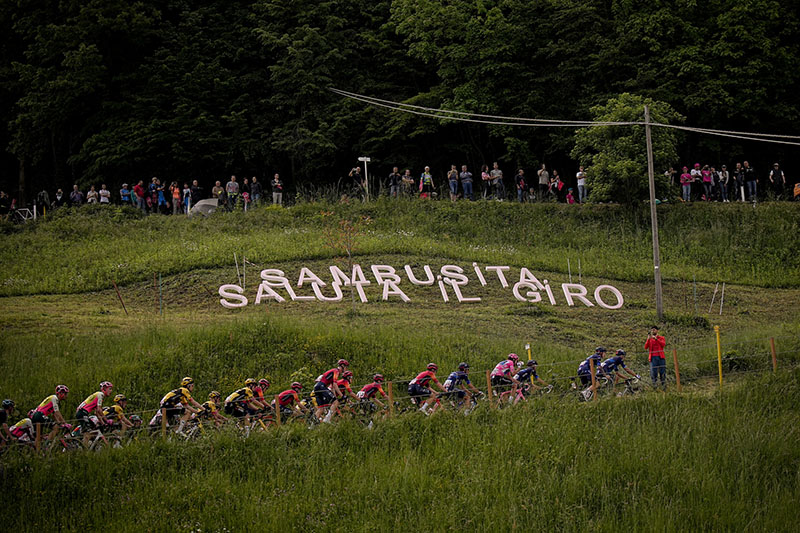 Seregno, Italy - Giro d’Italia from Seregno to Bergamo In the pic: Peloton Climbing. Photo via Massimo Paolone/LaPresse
