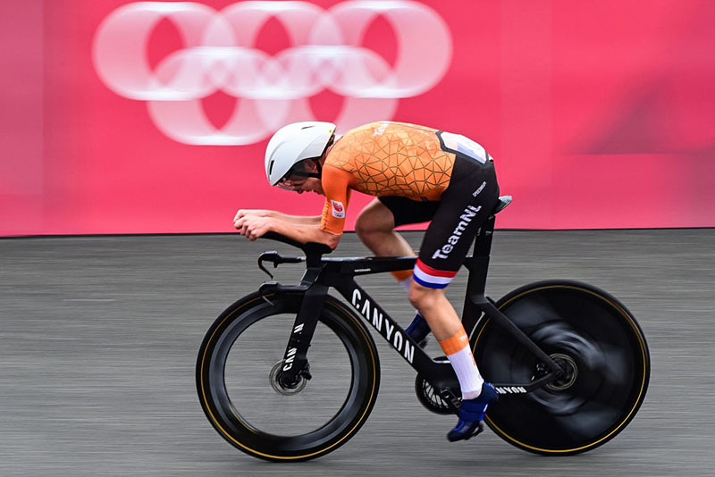 Netherlands' Annemiek Van Vleuten competes in the women's cycling road individual time trial during the Tokyo 2020 Olympic Games at the Fuji International Speedway in Oyama, Japan, on July 28, 2021. (Photo by Ina FASSBENDER / AFP) (Photo by INA FASSBENDER/AFP via Getty Images)